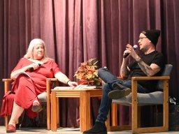 lloyd_reads_024